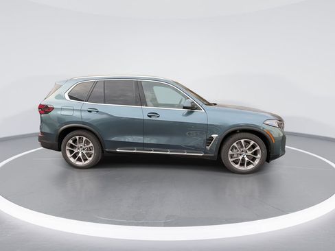 New 2026 BMW X5 xDrive50e w/ Executive Package image 9