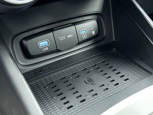 Used 2026 Hyundai Venue SEL FWD image 16