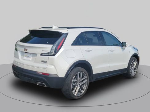 Used 2023 Cadillac XT4 Sport FWD image 3