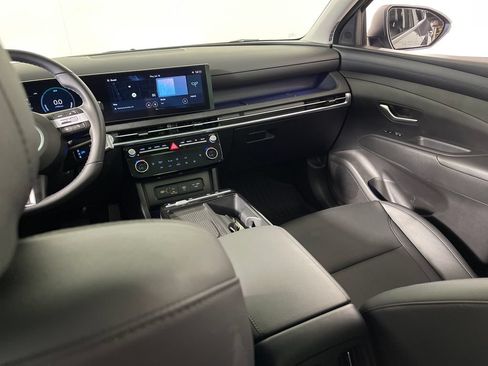 Certified 2025 Hyundai Tucson SEL AWD/4WD image 17