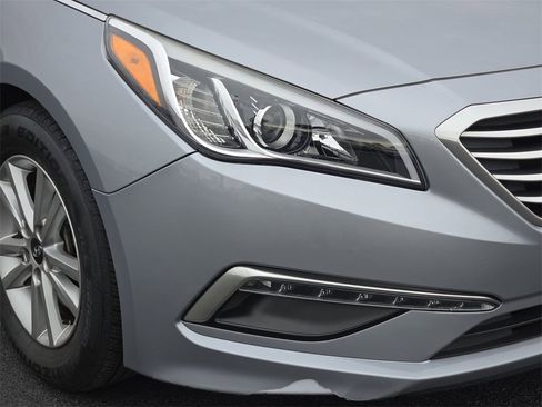 Used 2015 Hyundai Sonata SE w/ Cargo Package image 9