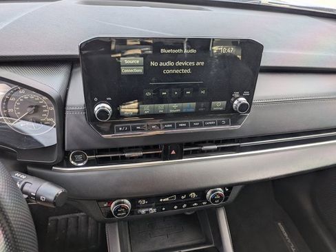 Used 2024 Mitsubishi Outlander SE image 14