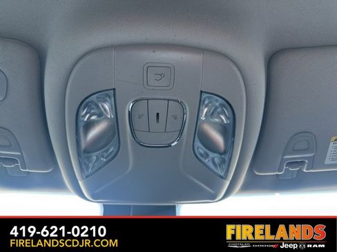 Used 2022 Jeep Compass Latitude image 32