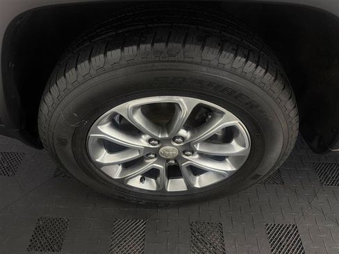 Used 2014 Jeep Grand Cherokee Limited AWD/4WD image 2