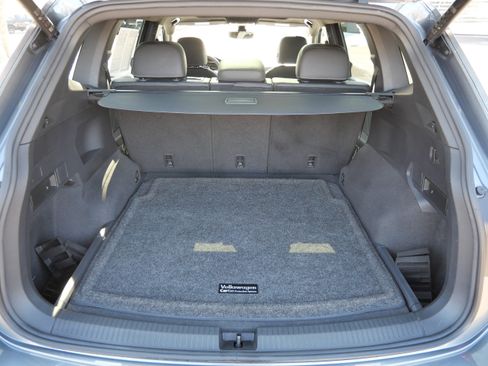 Used 2023 Volkswagen Tiguan SEL R-Line image 18