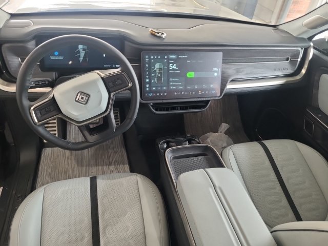 Used 2024 Rivian R1S Adventure Dual AWD/4WD image 25