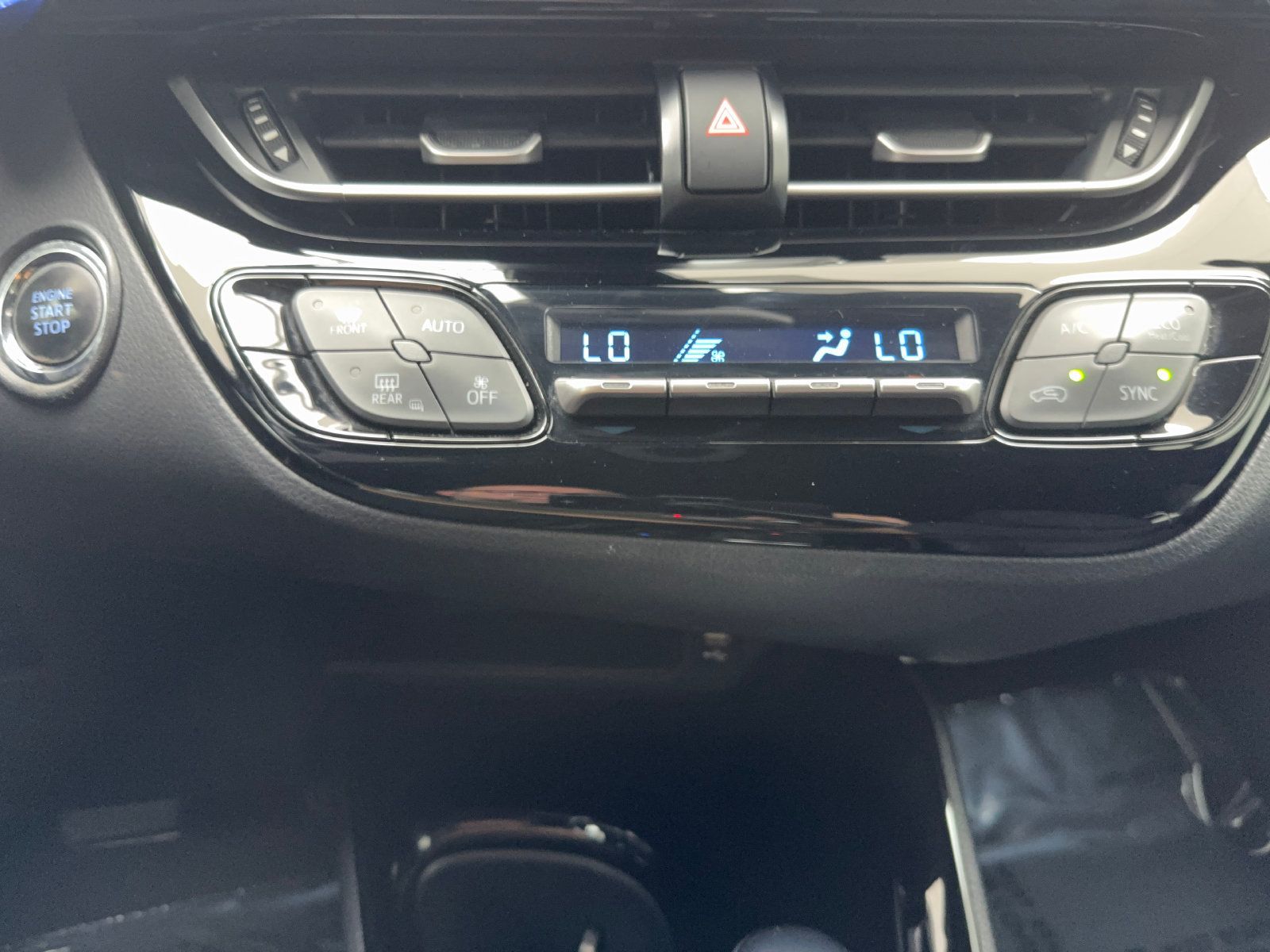Used 2020 Toyota C-HR XLE FWD image 29