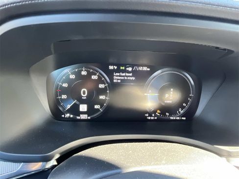 Used 2022 Volvo S60 T8 R-Design image 26