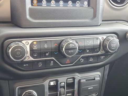 Used 2021 Jeep Wrangler Unlimited Sport AWD/4WD image 23