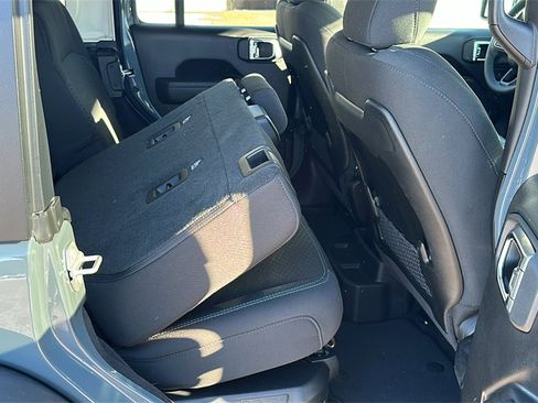 Used 2025 Jeep Wrangler Unlimited Rubicon 4xe image 31