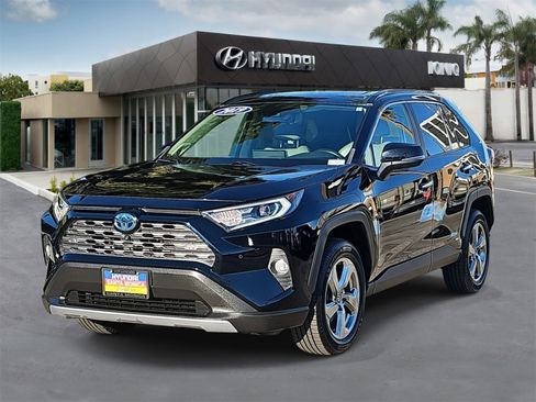 Used 2019 Toyota RAV4 Limited image 7