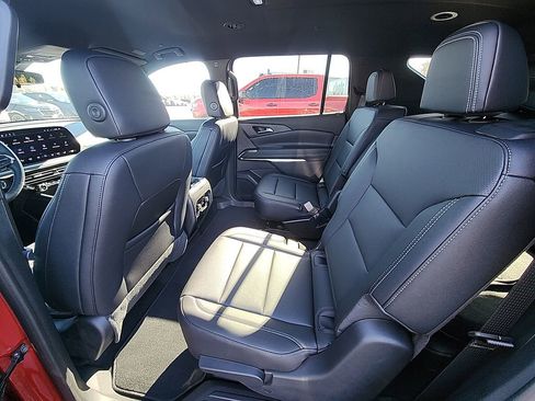 New 2026 Chevrolet Traverse LT image 28