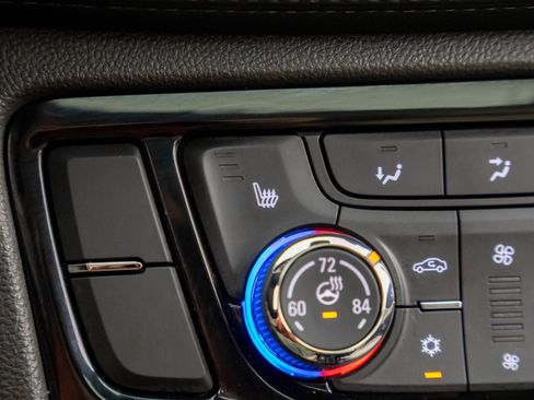 Used 2019 Buick Encore Essence image 22