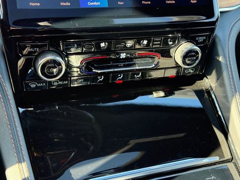 Used 2023 Jeep Grand Cherokee Summit image 23