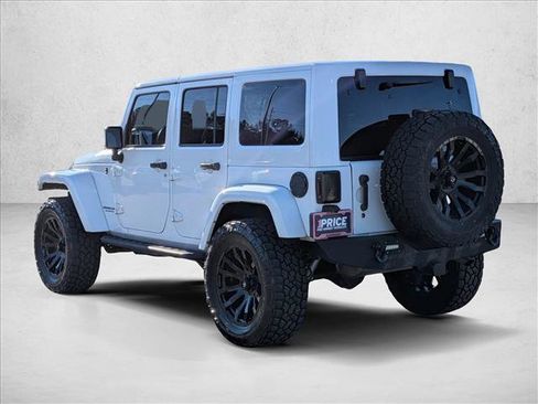Used 2017 Jeep Wrangler Unlimited Sahara w/ Connectivity Group image 8