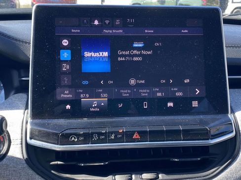 Used 2024 Jeep Compass Latitude image 25