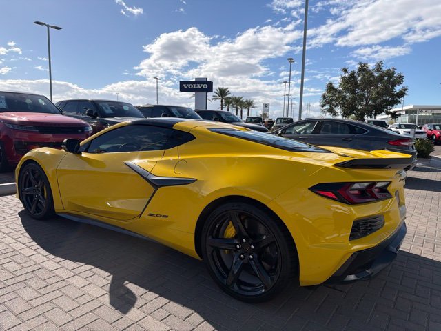 Used 2025 Chevrolet Corvette Z06 RWD image 2