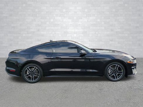 Used 2020 Ford Mustang Coupe image 3