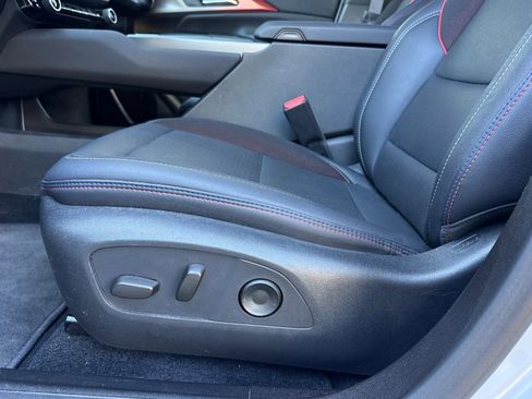 Used 2025 Chevrolet Equinox EV RS FWD image 14
