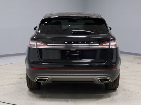 Used 2022 Lincoln Nautilus FWD w/ Premium Package image 12