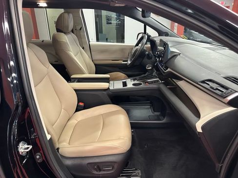 Certified 2024 Toyota Sienna XLE w/ XLE Plus Package AWD/4WD image 15