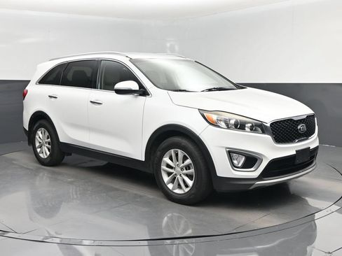 Used 2017 Kia Sorento EX w/ EX V6 Premium Package FWD image 1
