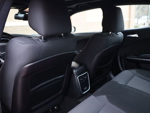 Used 2016 Dodge Charger SXT w/ Navigation & Travel Group image 19