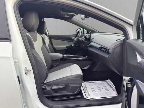 Used 2023 Volkswagen ID.4 Pro image 18