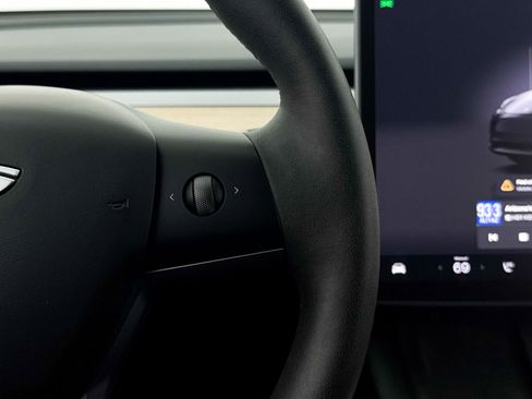 Used 2023 Tesla Model Y Long Range AWD/4WD image 38