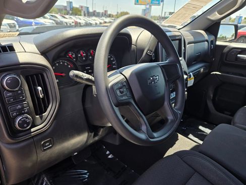 Used 2024 Chevrolet Silverado 1500 Custom Trail Boss w/ Dark Appearance Package AWD/4WD image 12