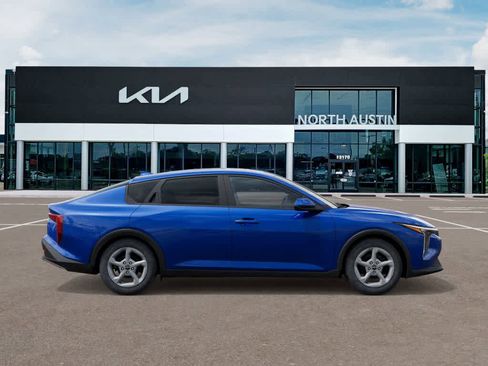 New 2025 Kia K4 LXS image 7