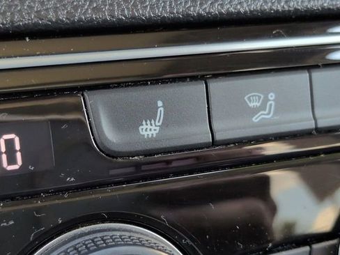 Used 2021 Volkswagen Atlas SEL AWD/4WD image 23