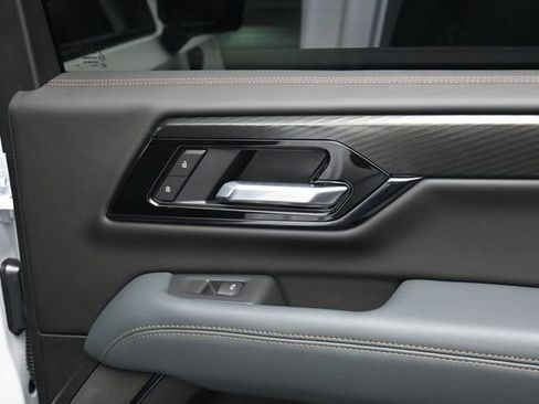 Used 2026 GMC Yukon AT4 w/ AT4 Premium Plus Package AWD/4WD image 33