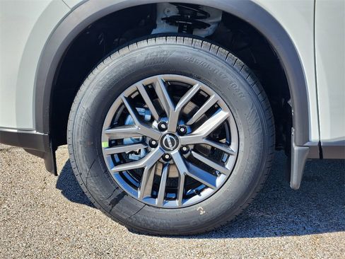 New 2026 Nissan Rogue S image 7