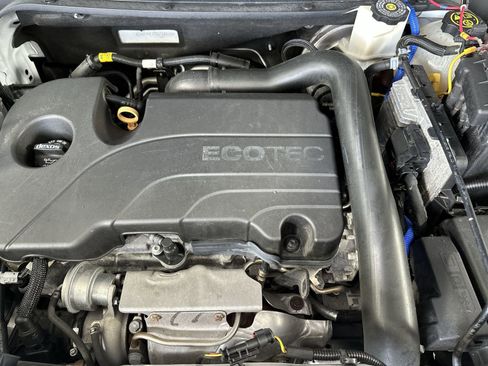 Used 2019 Chevrolet Equinox LT image 31