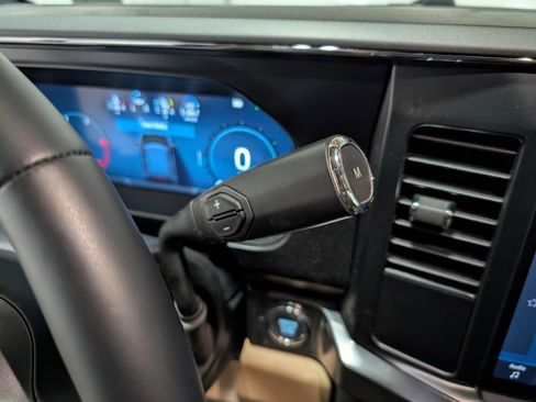 Used 2024 Ford F250 Lariat w/ Chrome Package image 26