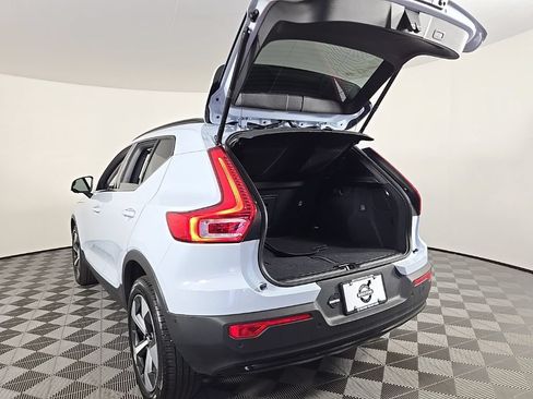 Certified 2026 Volvo XC40 B5 Plus AWD/4WD image 15