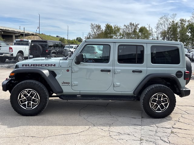 Used 2024 Jeep Wrangler Unlimited Rubicon w/ Technology Group AWD/4WD image 9