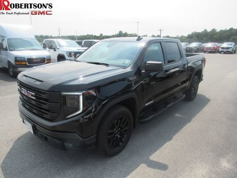 Used 2024 GMC Sierra 1500 Elevation AWD/4WD image 1