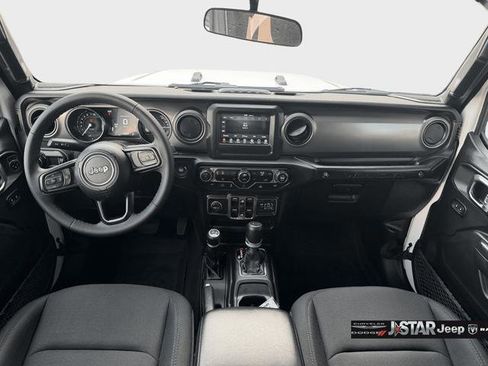Used 2023 Jeep Wrangler Unlimited w/ Convenience Group AWD/4WD image 9