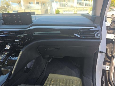 Used 2024 Acura MDX SH-AWD w/ Technology Package image 16