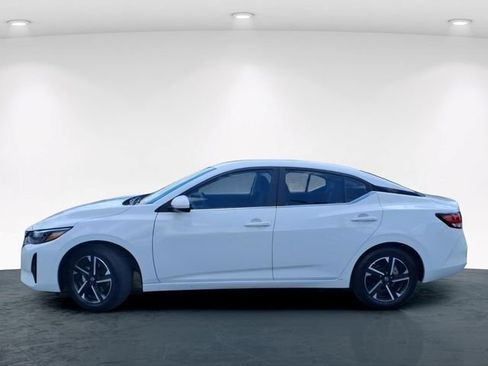 Used 2025 Nissan Sentra SV FWD image 13