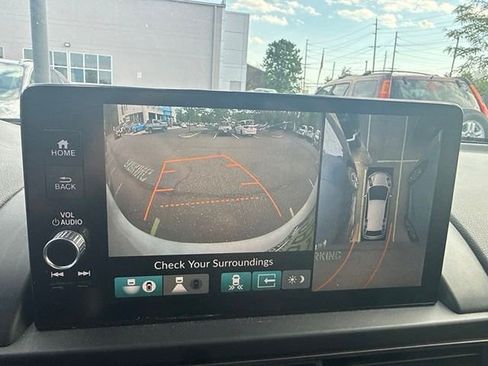 Used 2023 Honda Pilot TrailSport image 11