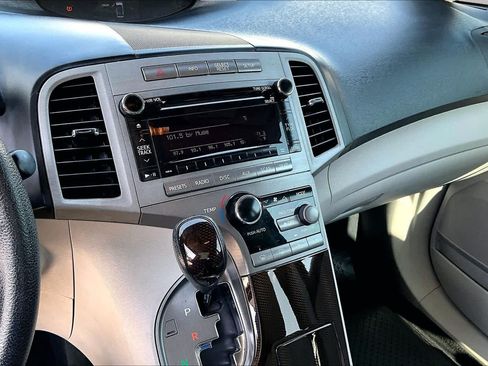 Used 2011 Toyota Venza w/ Convenience Pkg FWD image 27