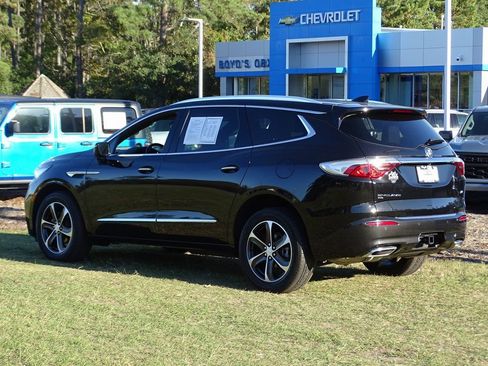 Used 2022 Buick Enclave Essence w/ Experience Buick Package image 4