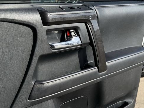Used 2023 Toyota 4Runner 40th Anniversary SE AWD/4WD image 29