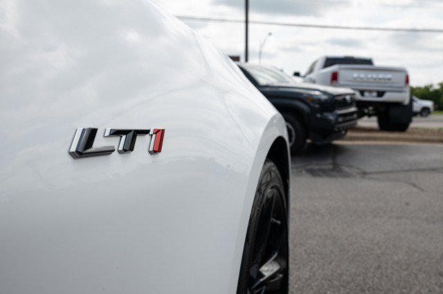 Used 2022 Chevrolet Camaro LT RWD image 9