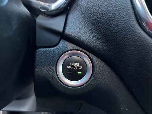 Used 2020 Chevrolet Equinox LT w/ Driver Convenience Package image 30