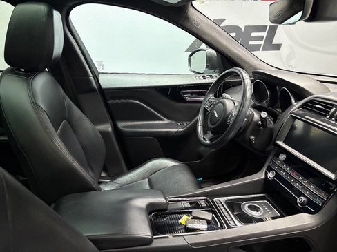 Used 2020 Jaguar F-PACE Premium image 62