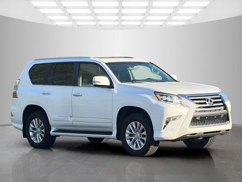 Used 2018 Lexus GX 460 Premium w/ Premium Package image 7